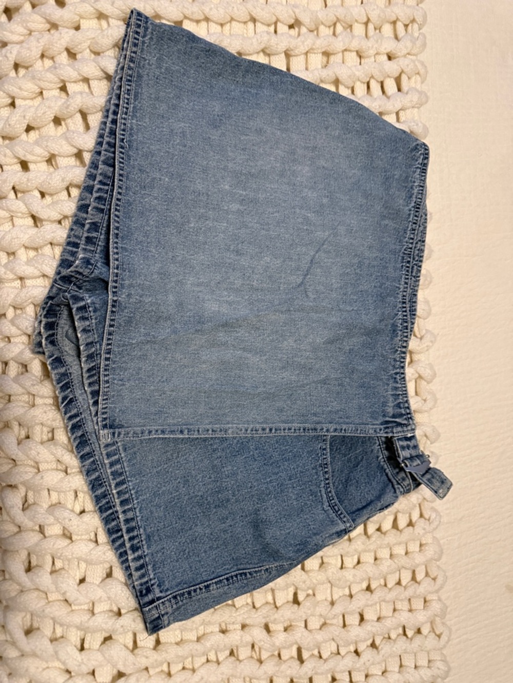 DKNY women’s Light Blue Relaxed Denim skort